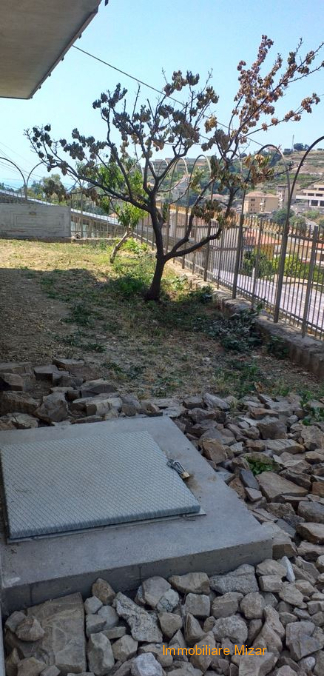 Grande appartamento con giardino