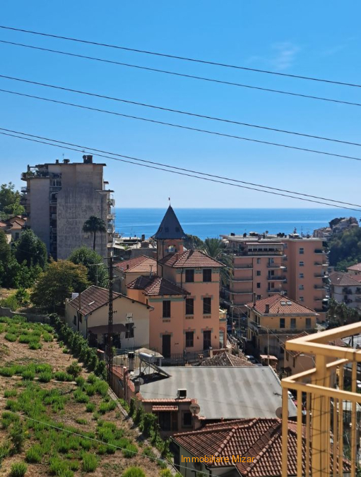 Bilocale con vista mare e cantina