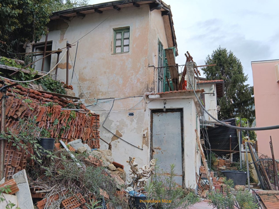Terreno con rustico 